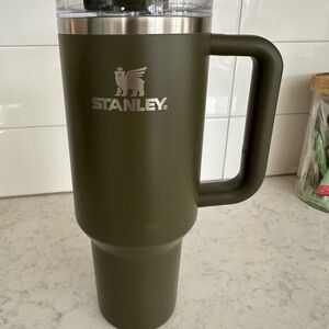 Stanley 40oz Peat Moss Hearth & Hand with Magnolia